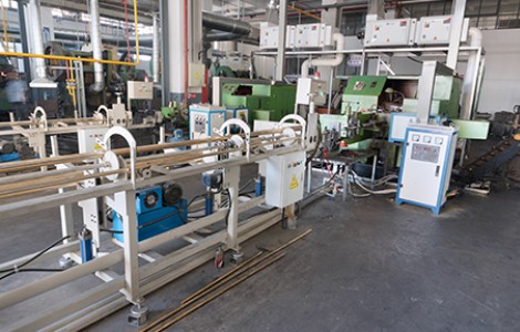 自动化革新席卷阀门制造业   红冲上料机破解人工困境